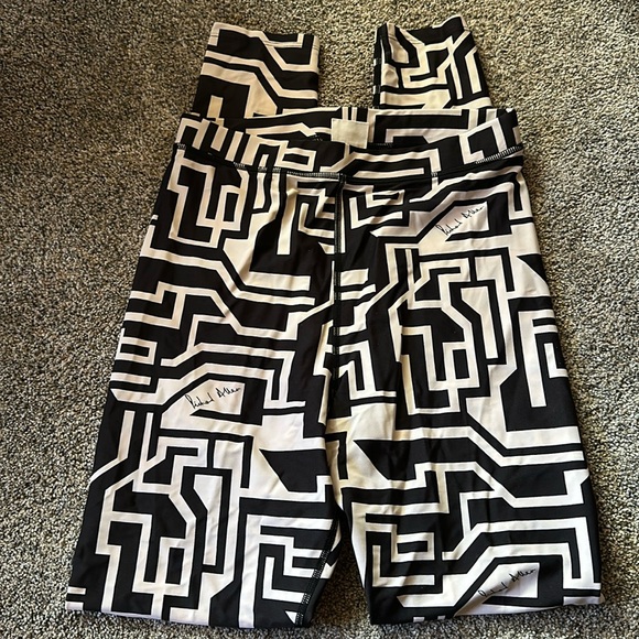 H&M Pants - Richard Allen H&M LGeometric Pattern leggings cream black
